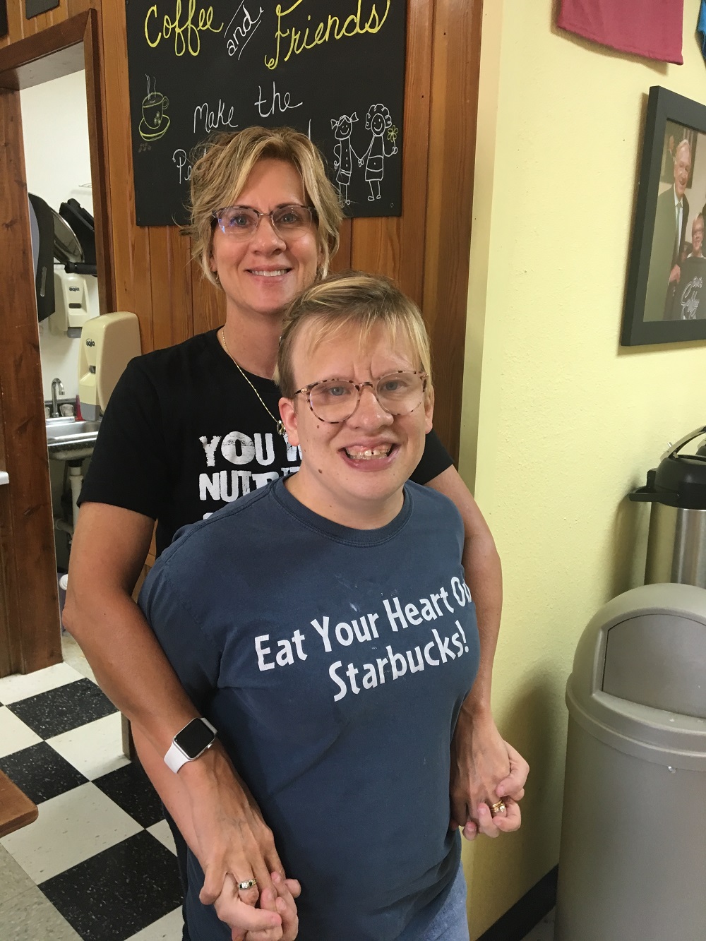 Photograph of Em Lantz and her mother Tami